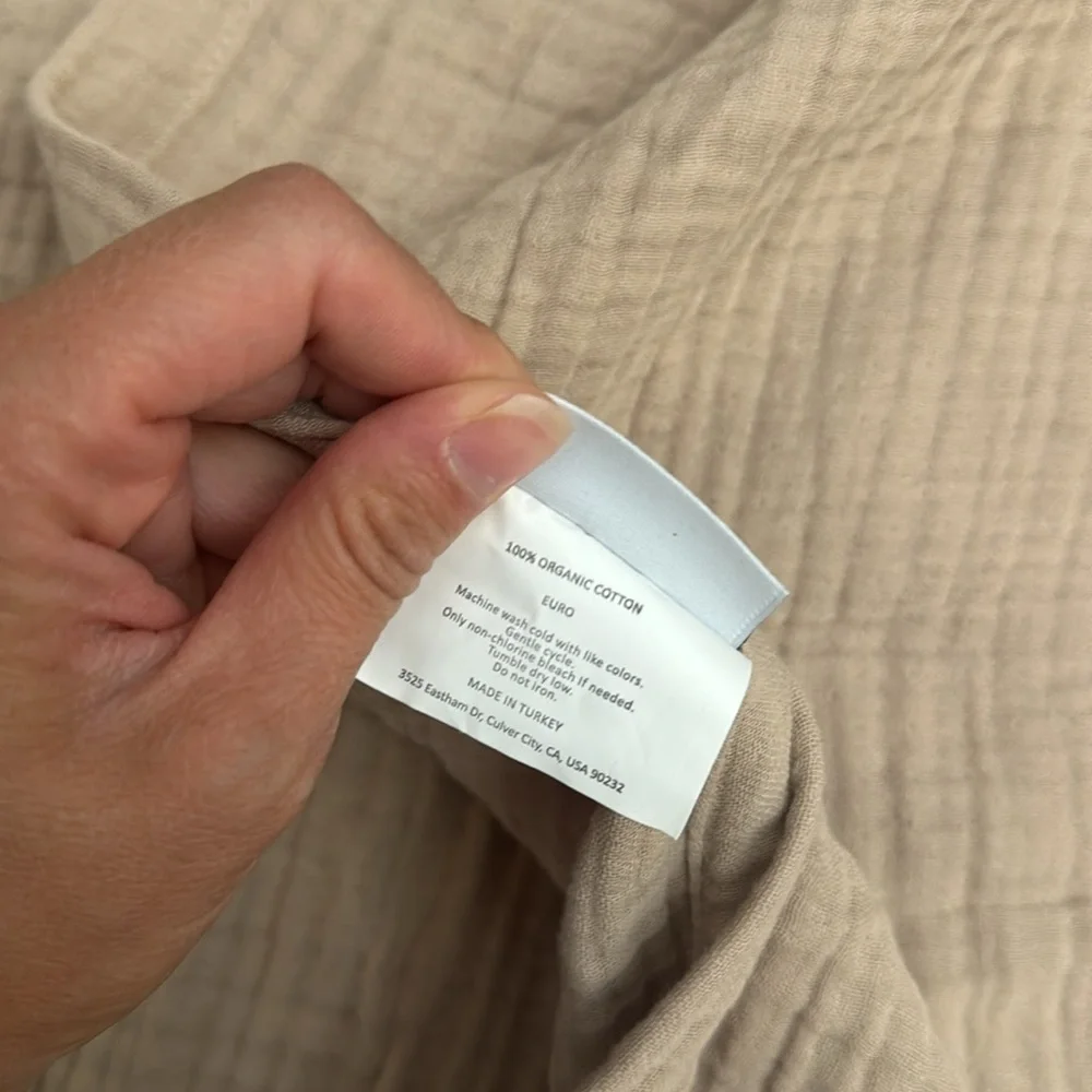NWOT Parachute 25”x25” Organic Cotton Pillow Cover
